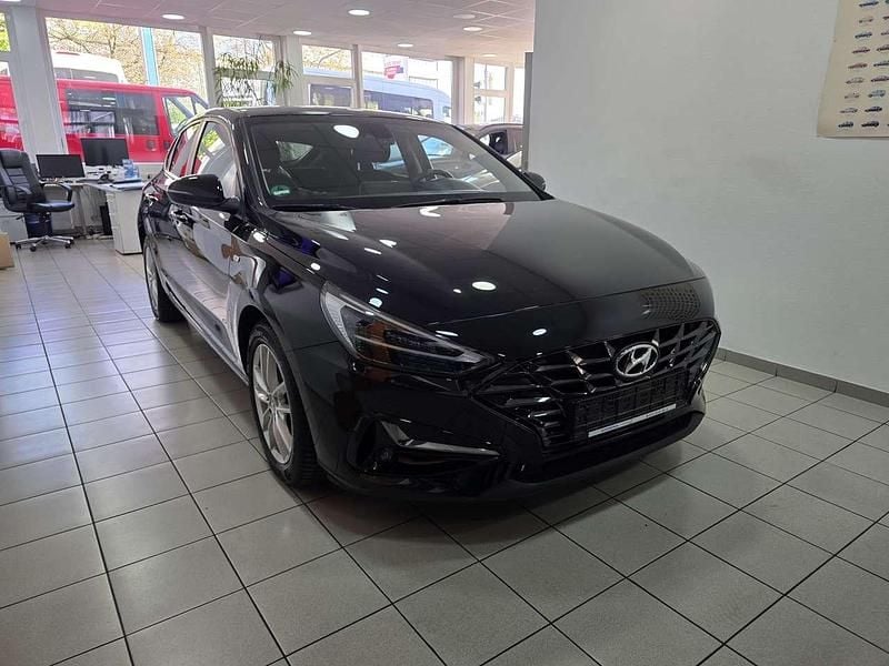 Gebraucht Hyundai i30 Edition 30+ 159 PS (116 kW) 2021 Phantom black / mic Limousine