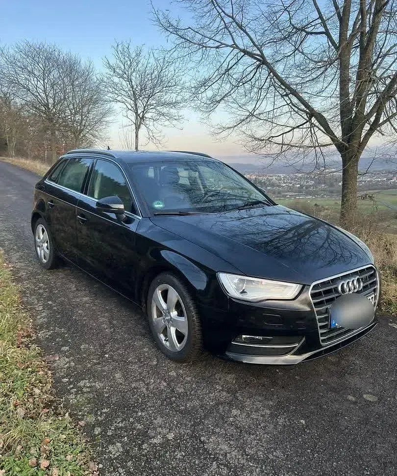 Second-hand Audi A3 Ambiente 150 CP (110 kW) 2015 Negru Berlinǎ