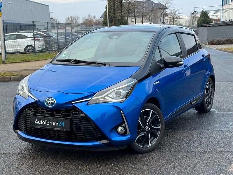 Blau Gebraucht 2017 Toyota Yaris Style Kleinwagen | 11.999 € (Guter Preis) - Bild 1/4
