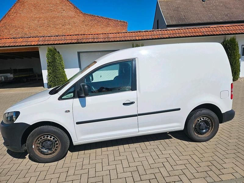 Second-hand VW Caddy 102 CP (75 kW) 2012 Alb Monovolum