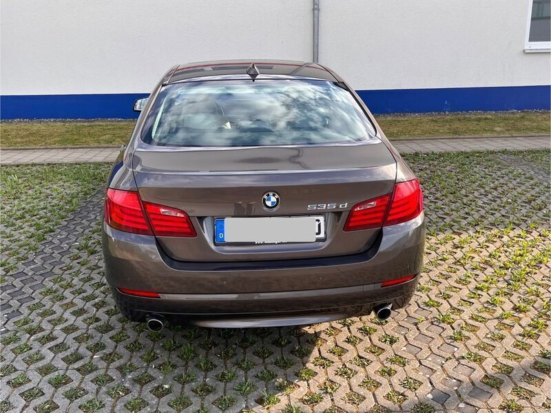 Gebraucht BMW 535 299 PS (219 kW) 2011 Grau Limousine