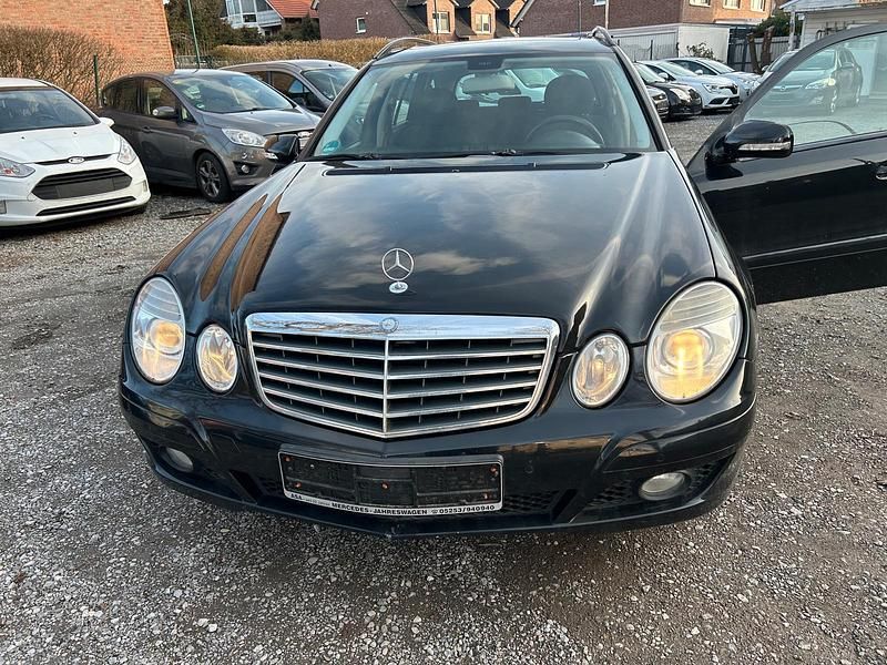 Gebraucht Mercedes E220 170 PS (125 kW) 2007 Schwarz Kombi
