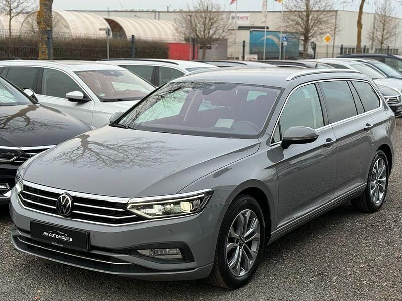 Gebraucht VW Passat 200 PS (147 kW) 2023 Grau Kombi