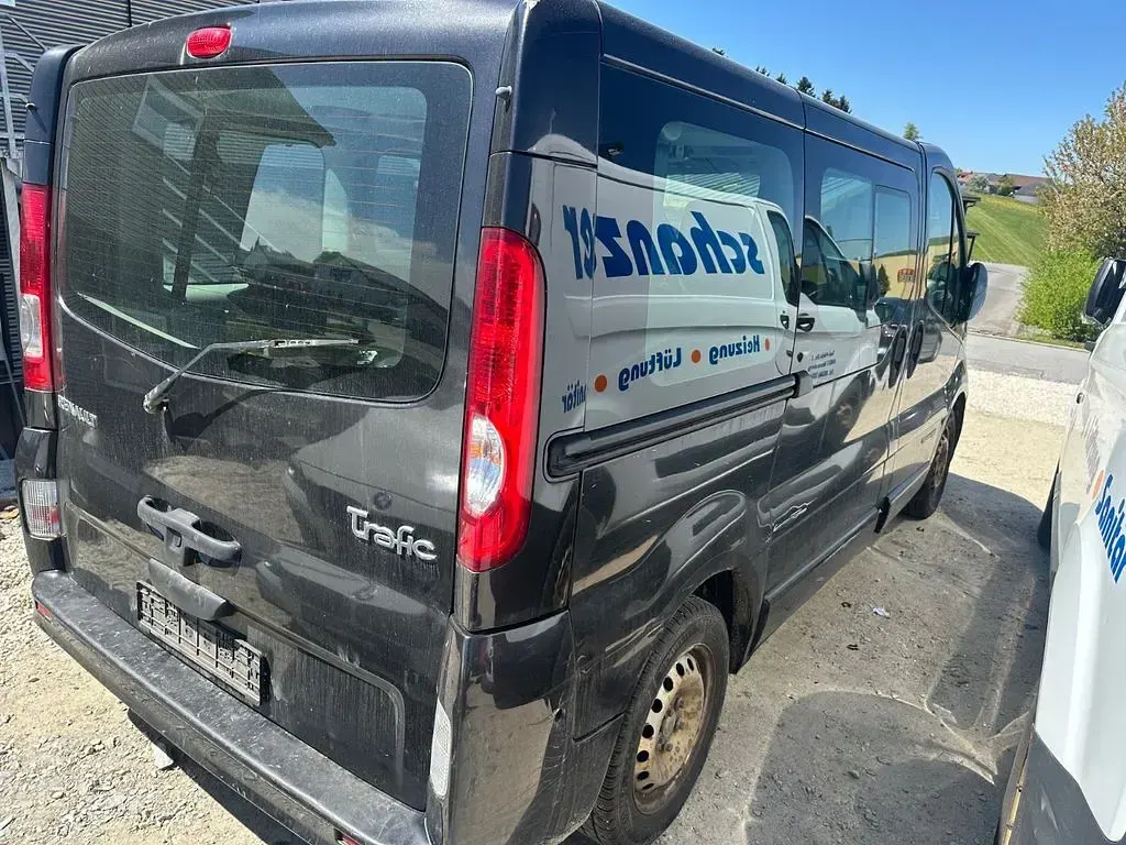 Gebraucht Renault Trafic Privilege 114 PS (83 kW) 2007 Schwarz Van / Kleinbus