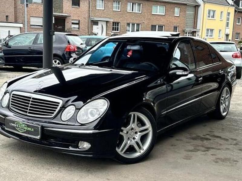 Gebraucht Mercedes E500 AMG 306 PS (225 kW) 2003 Schwarz Limousine