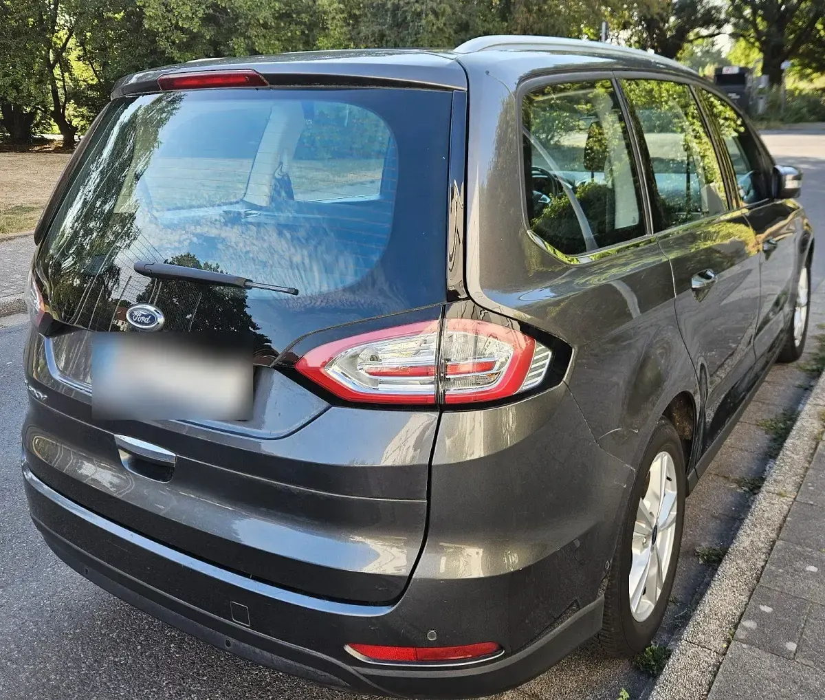 Gebraucht Ford Galaxy 179 PS (131 kW) 2018 Grau Van / Kleinbus