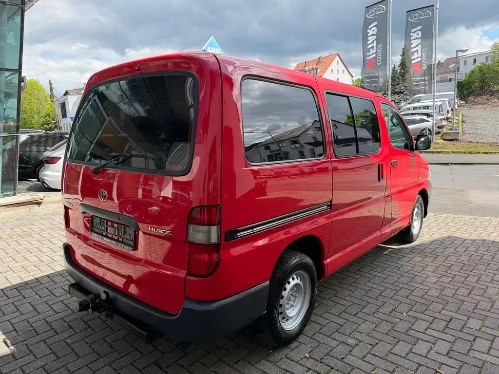 Gebraucht Toyota HiAce 117 PS (86 kW) 2006 Rot Van