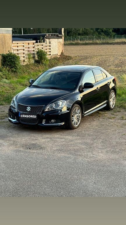 Schwarz Gebraucht 2012 Suzuki Kizashi Sport Limousine | 6.500 € (Superpreis) - Bild 1/4