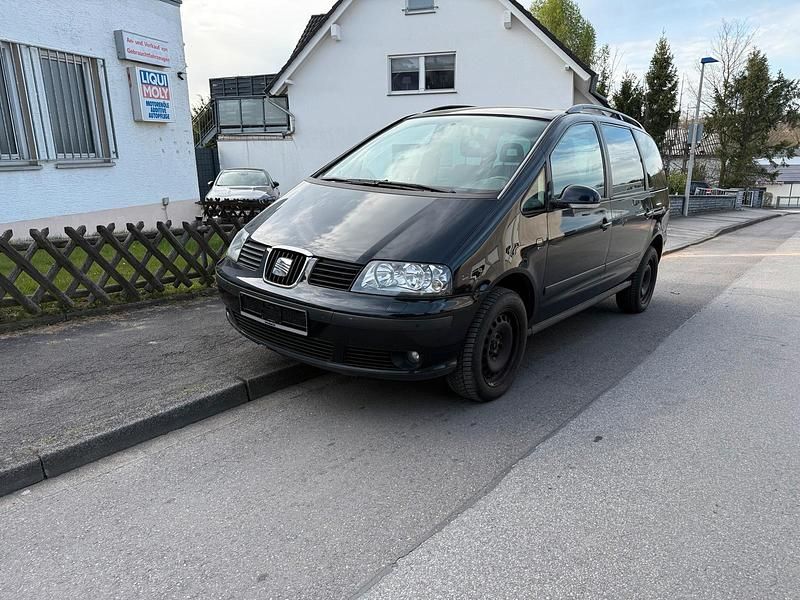 Second-hand Seat Alhambra 140 CP (102 kW) 2009 Negru Monovolum