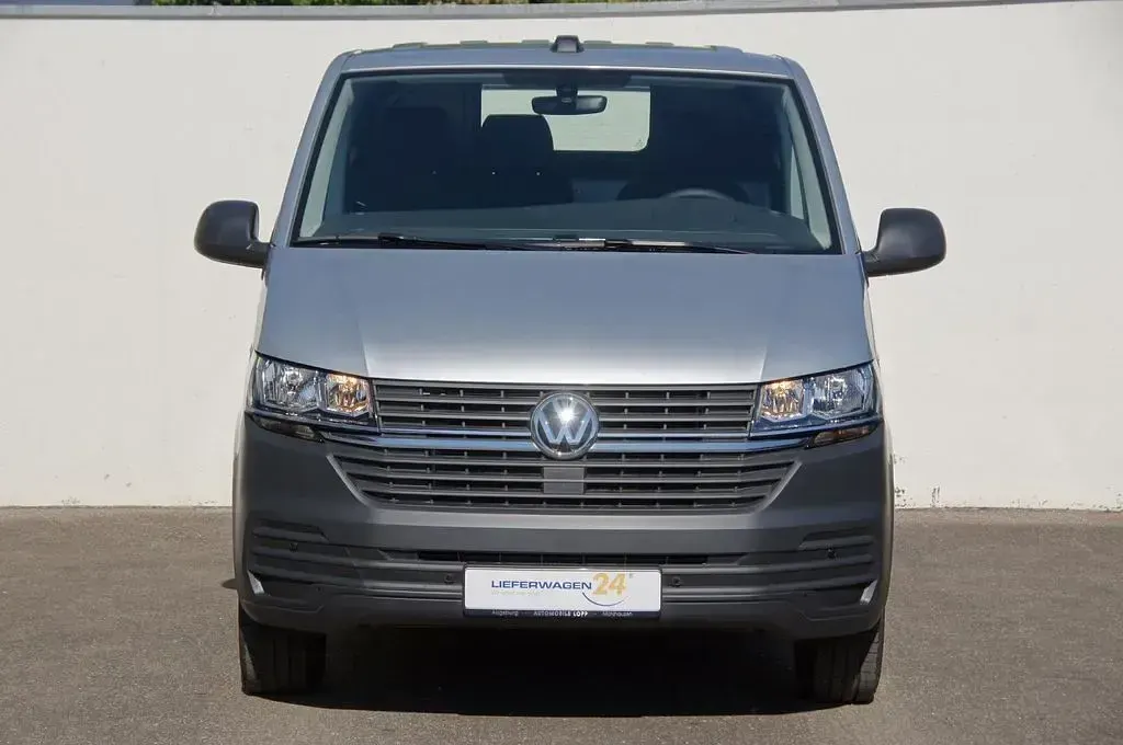 Second-hand VW Transporter 150 CP (110 kW) 2024 Argintiu Van