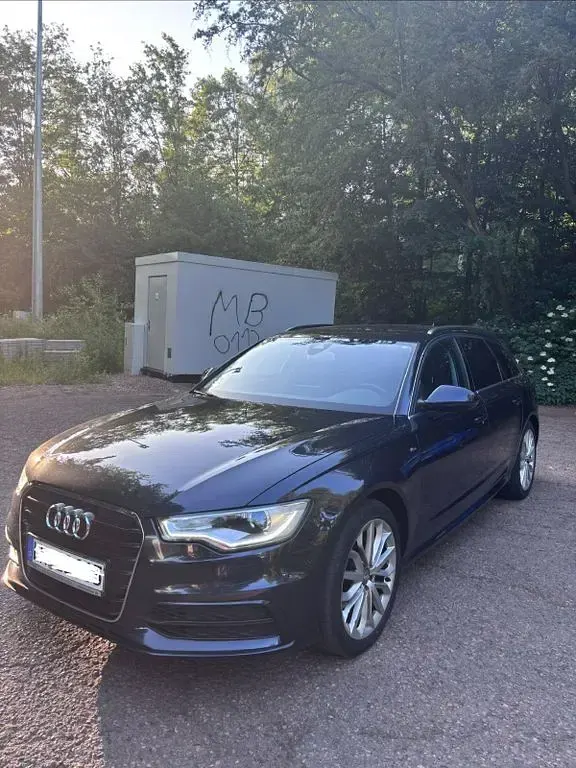 Używany Audi A6 S-Line 204 KM (150 kW) 2014 Niebieski Sedan/Limuzyna