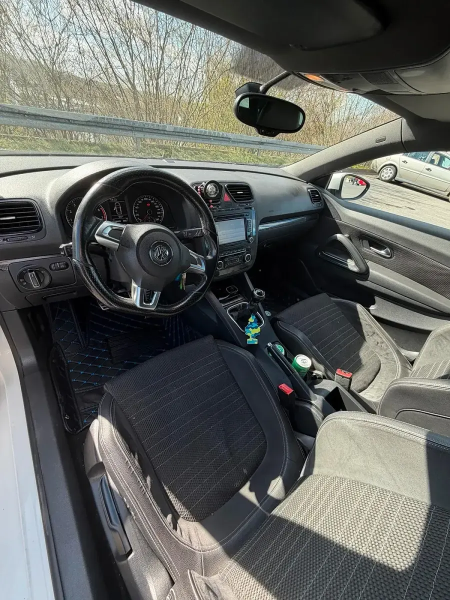 Gebraucht VW Scirocco 160 PS (117 kW) 2010 Weiß Coupé