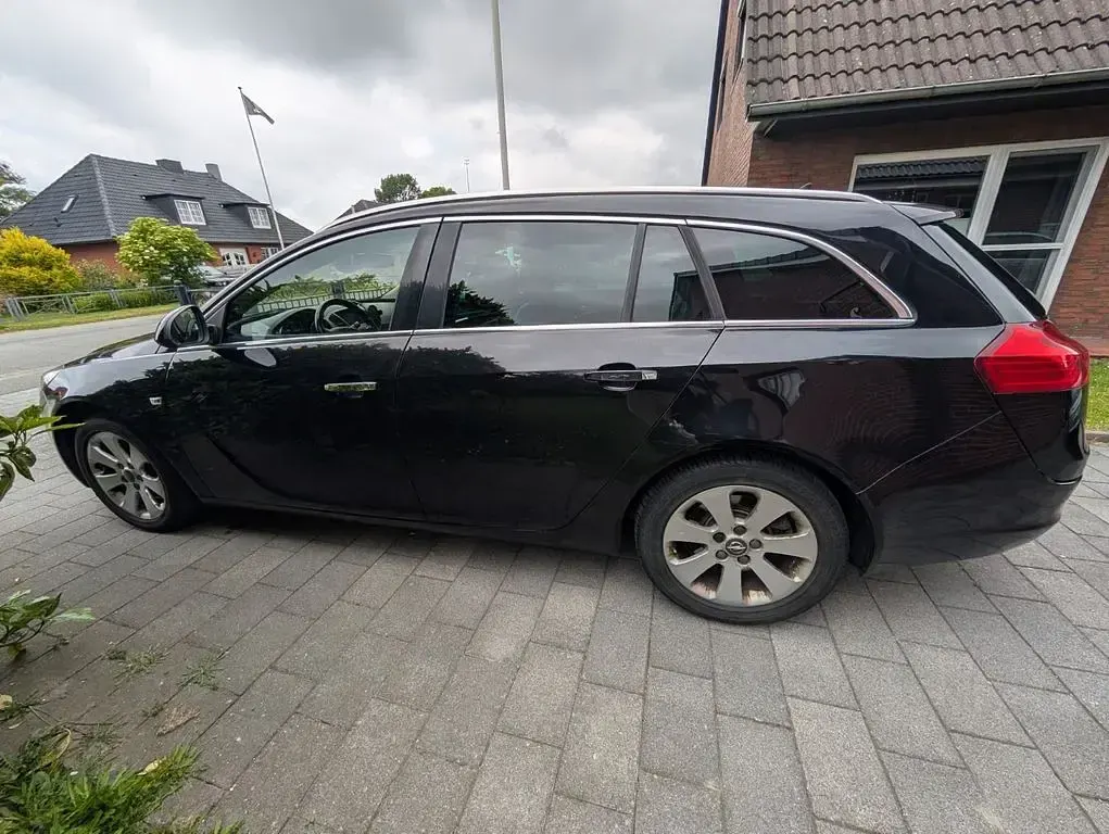 Gebraucht Opel Insignia Edition 160 PS (117 kW) 2009 Schwarz Kombi