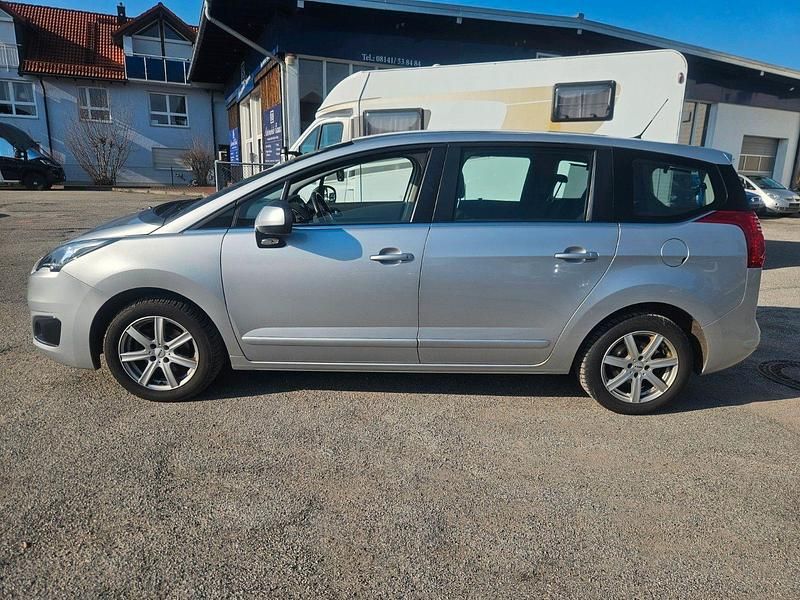 Gebraucht Peugeot 5008 Active 120 PS (88 kW) 2014 Grau Van / Kleinbus