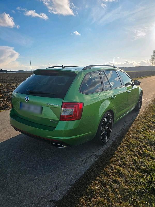 Gebraucht Skoda Octavia RS 220 PS (161 kW) 2015 Grün Kleinwagen