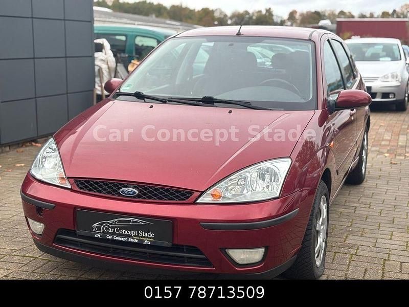 Gebraucht Ford Focus Trend 101 PS (74 kW) 2003 Rot Limousine