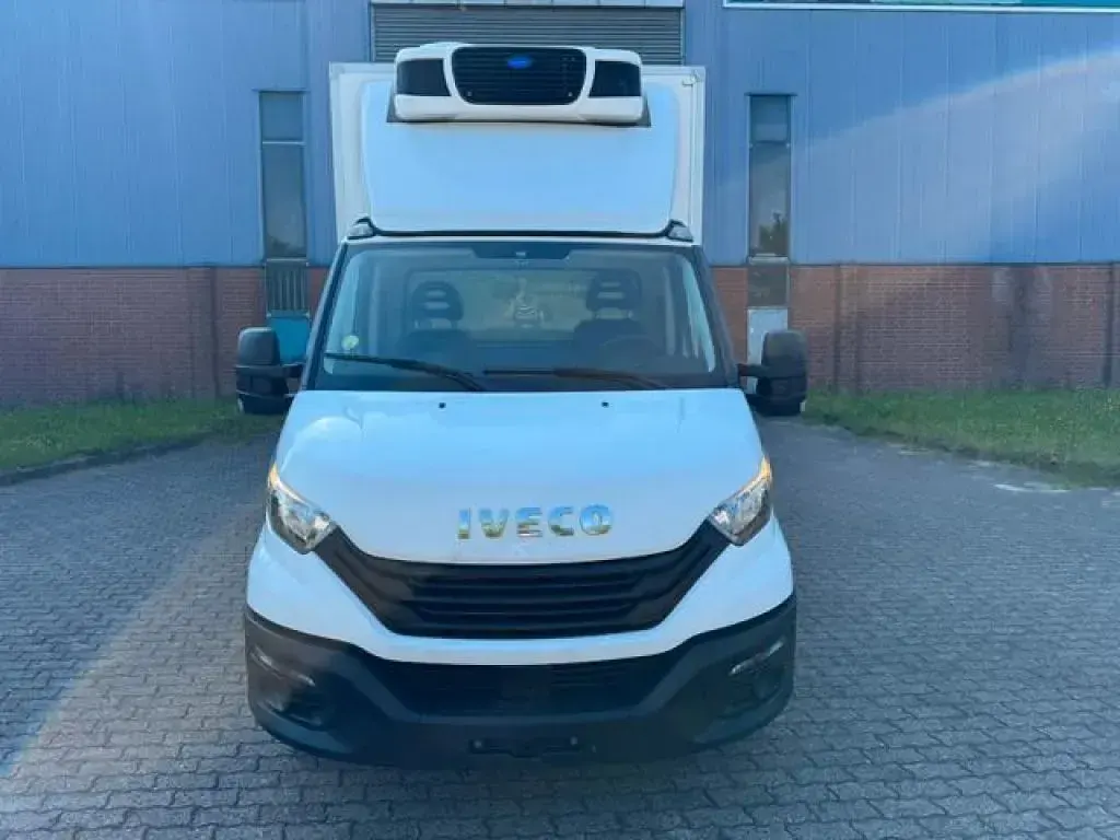 Gebraucht Iveco Daily 156 PS (114 kW) 2022 Weiss Van