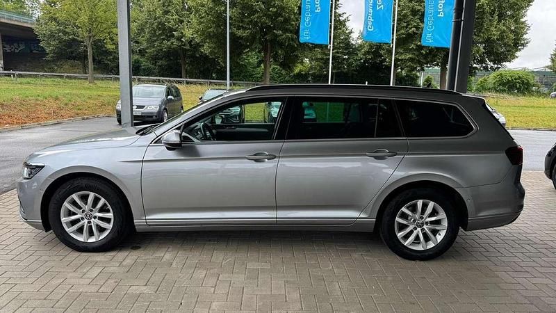 Gebraucht VW Passat Business 150 PS (110 kW) 2021 Silber Kombi