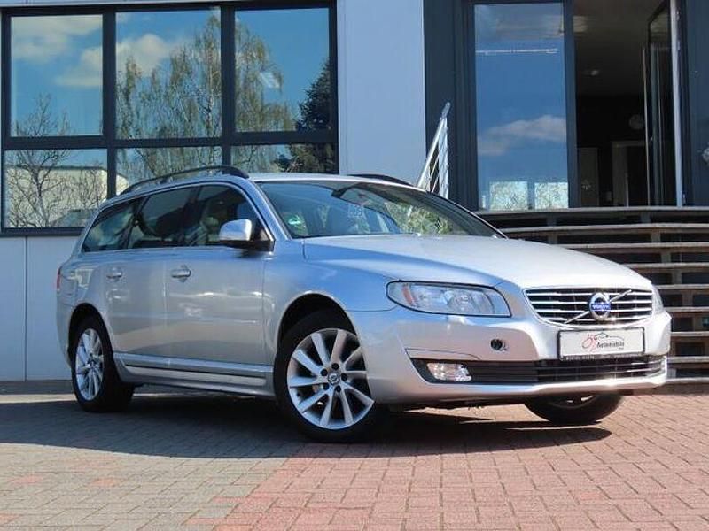 Silber Gebraucht 2016 Volvo V70 Standard Kombi | 8.900 € (Superpreis) - Bild 1/4