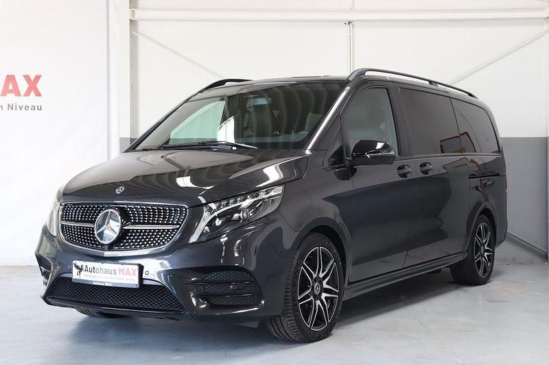 Grau Gebraucht 2023 Mercedes V300 AMG Van / Kleinbus | 62.990 € (Etwas zu teuer) - Bild 1/4