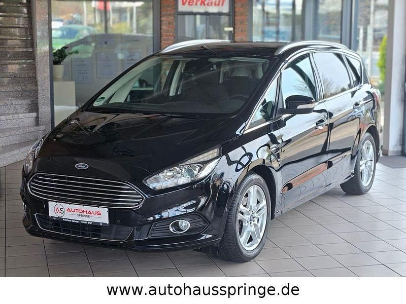Gebraucht Ford S-MAX Titanium 160 PS (117 kW) 2016 Schwarz Van / Kleinbus
