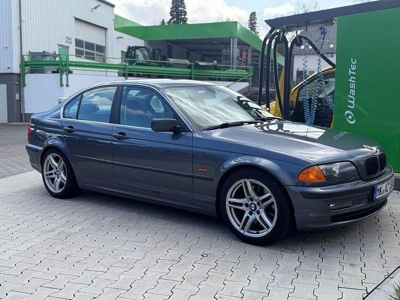 Gebraucht BMW 330 204 PS (150 kW) 2001 Grau Limousine