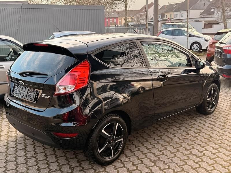 Gebraucht Ford Fiesta 100 PS (73 kW) 2014 Schwarz Limousine