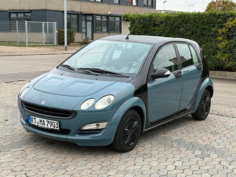 Grau Gebraucht 2005 Smart ForFour Passion Limousine | 1.699 € (Fairer Preis) - Bild 1/4