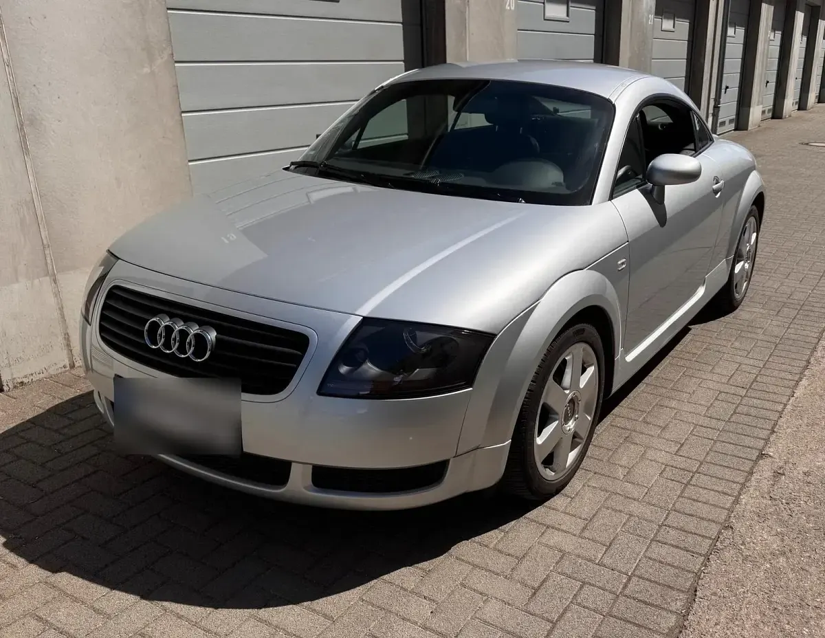 Second-hand Audi TT 180 CP (132 kW) 1998 Argintiu Coupe