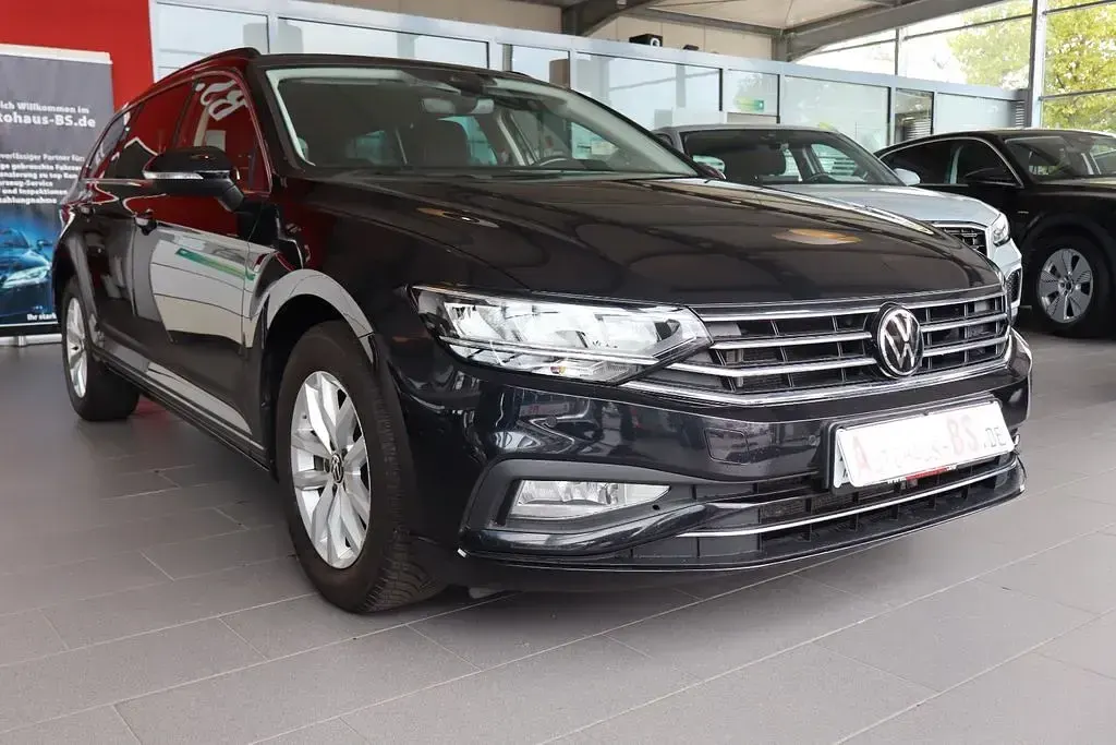 Gebraucht VW Passat 150 PS (110 kW) 2024 Schwarz Kombi