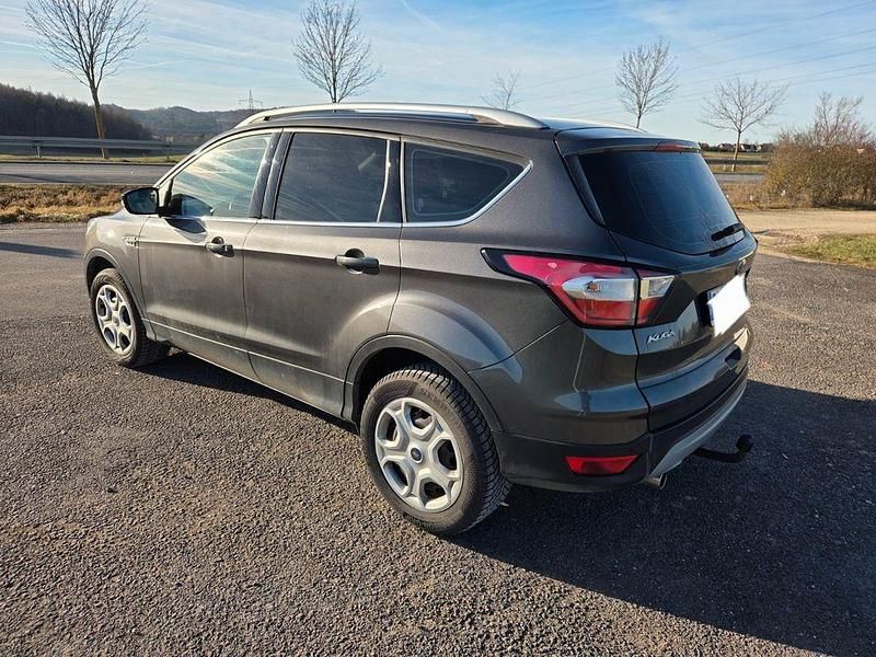 Gebraucht Ford Kuga Cool & Connect 150 PS (110 kW) 2019 Grau SUV