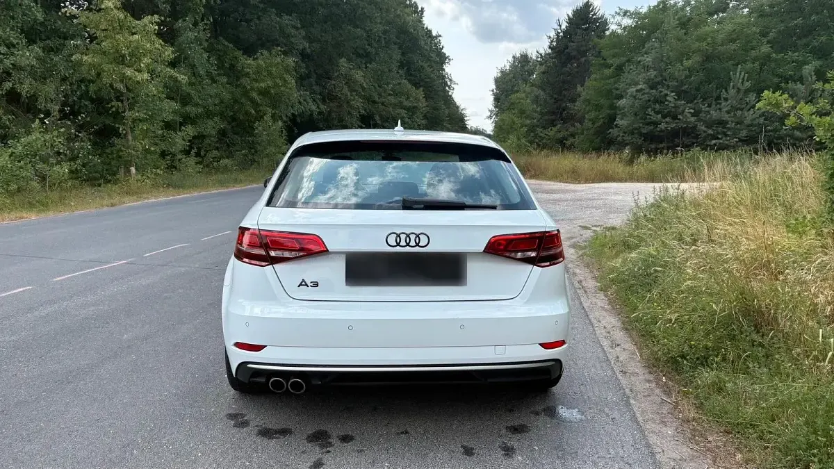 Gebraucht Audi A3 Sportback 150 PS (110 kW) 2018 Weiß Kleinwagen