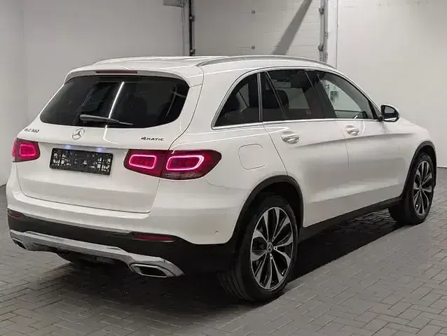 Gebraucht Mercedes GLC300 258 PS (189 kW) 2020 Polarweiss  uni SUV