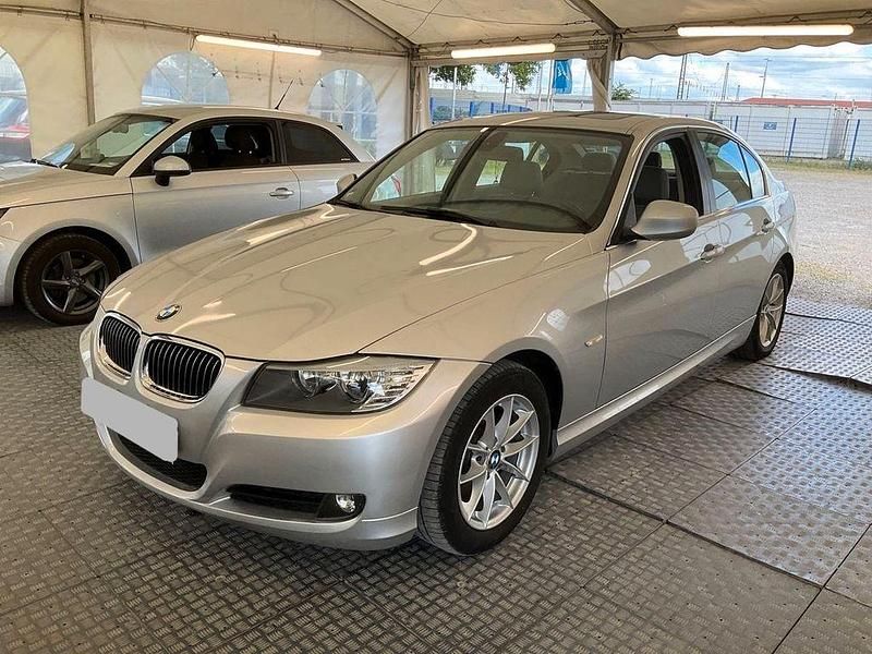 Silber Gebraucht 2010 BMW 325 Comfort Edition Limousine | 10.300 € (Fairer Preis) - Bild 1/4