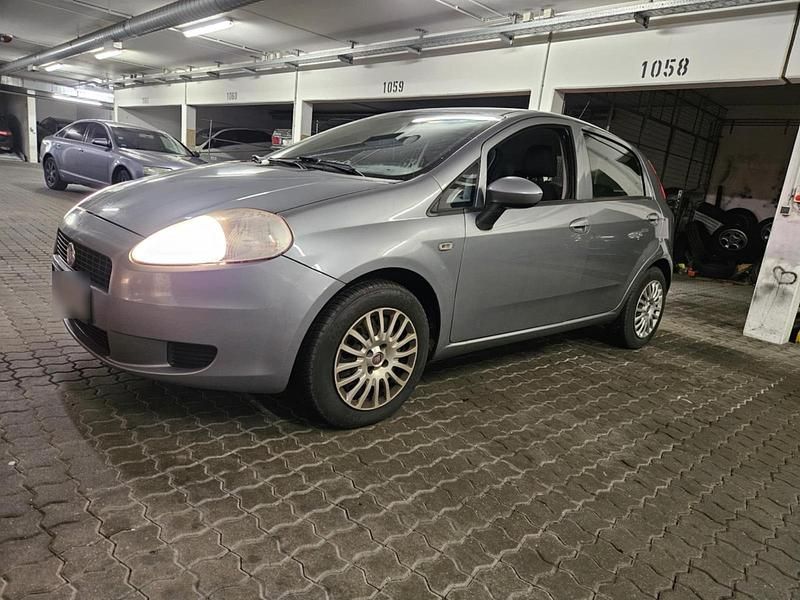 Gebraucht Fiat Punto 69 PS (50 kW) 2011 Grau Kleinwagen