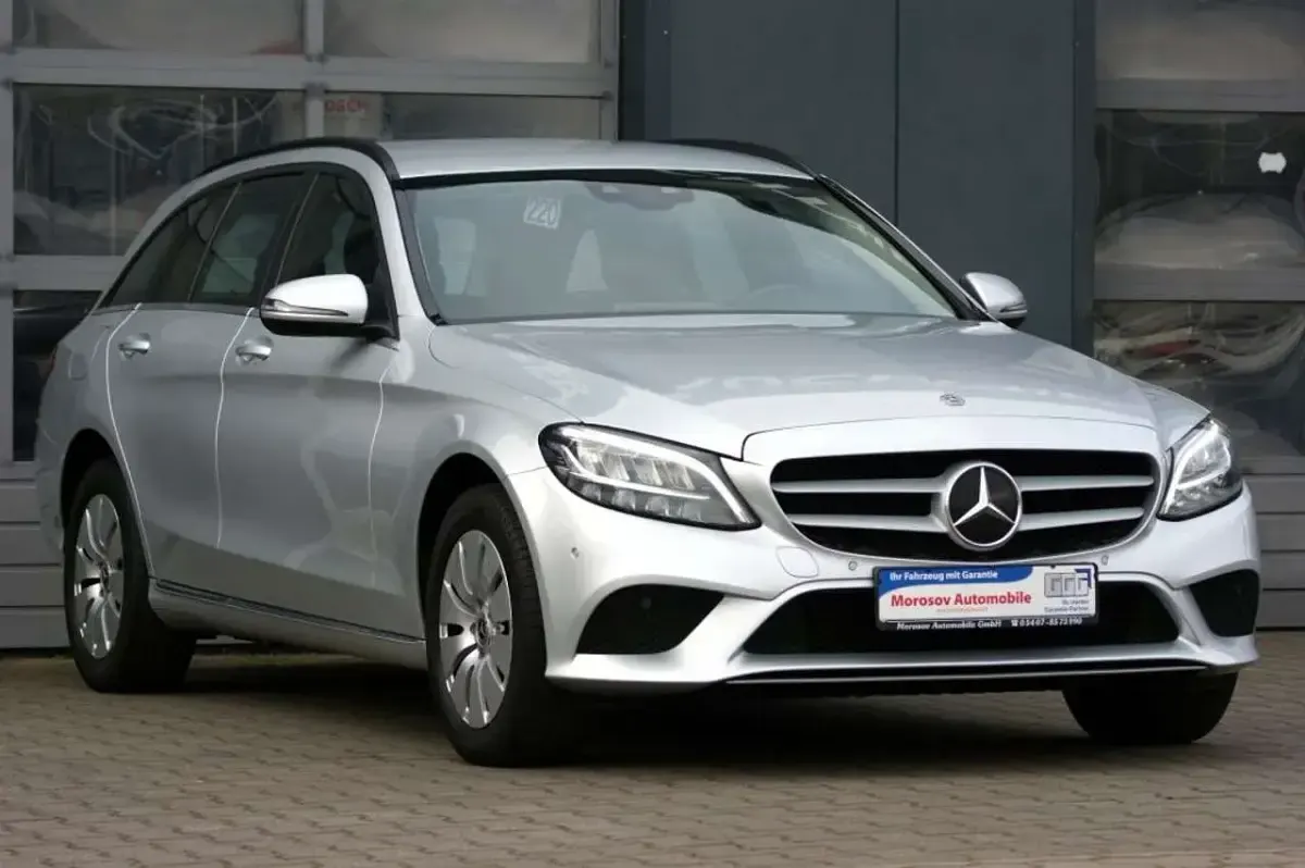 Gebraucht Mercedes C200 160 PS (117 kW) 2021 Iridiumsilber metallic Kombi
