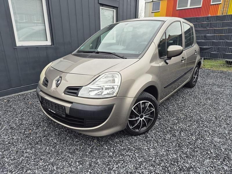 Gebraucht Renault Modus Avantage 75 PS (55 kW) 2008 Braun Van / Kleinbus
