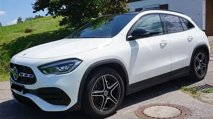 Gebraucht Mercedes GLA250 AMG line 224 PS (164 kW) 2020 Weiß SUV