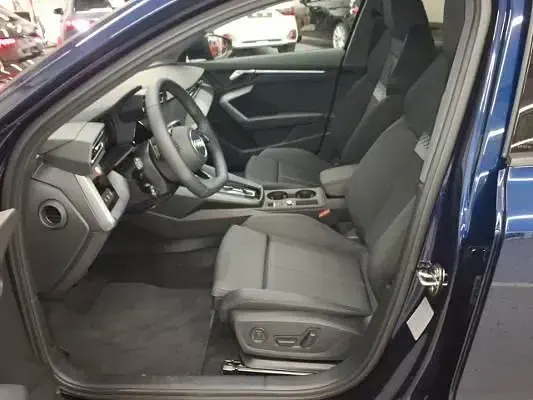 Gebraucht Audi A3 Sport 204 PS (150 kW) 2025 Blau Limousine