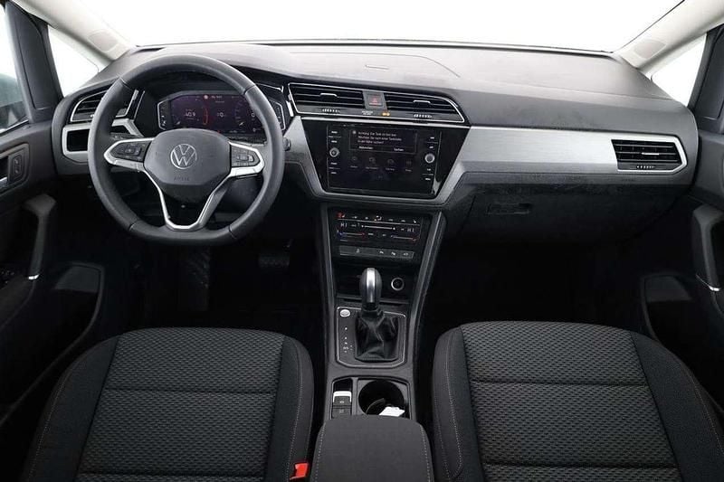 Neu VW Touran Comfortline 150 PS (110 kW) 2026 Oyster silber metallic Van / Kleinbus