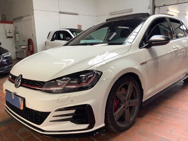 Weiß metallic Gebraucht 2019 VW Golf VII GTI Limousine | 22.900 € (Superpreis) - Bild 1/4