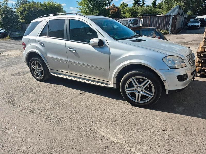 Silber Gebraucht 2007 Mercedes ML280 SUV | 6.350 € (Fairer Preis) - Bild 1/4