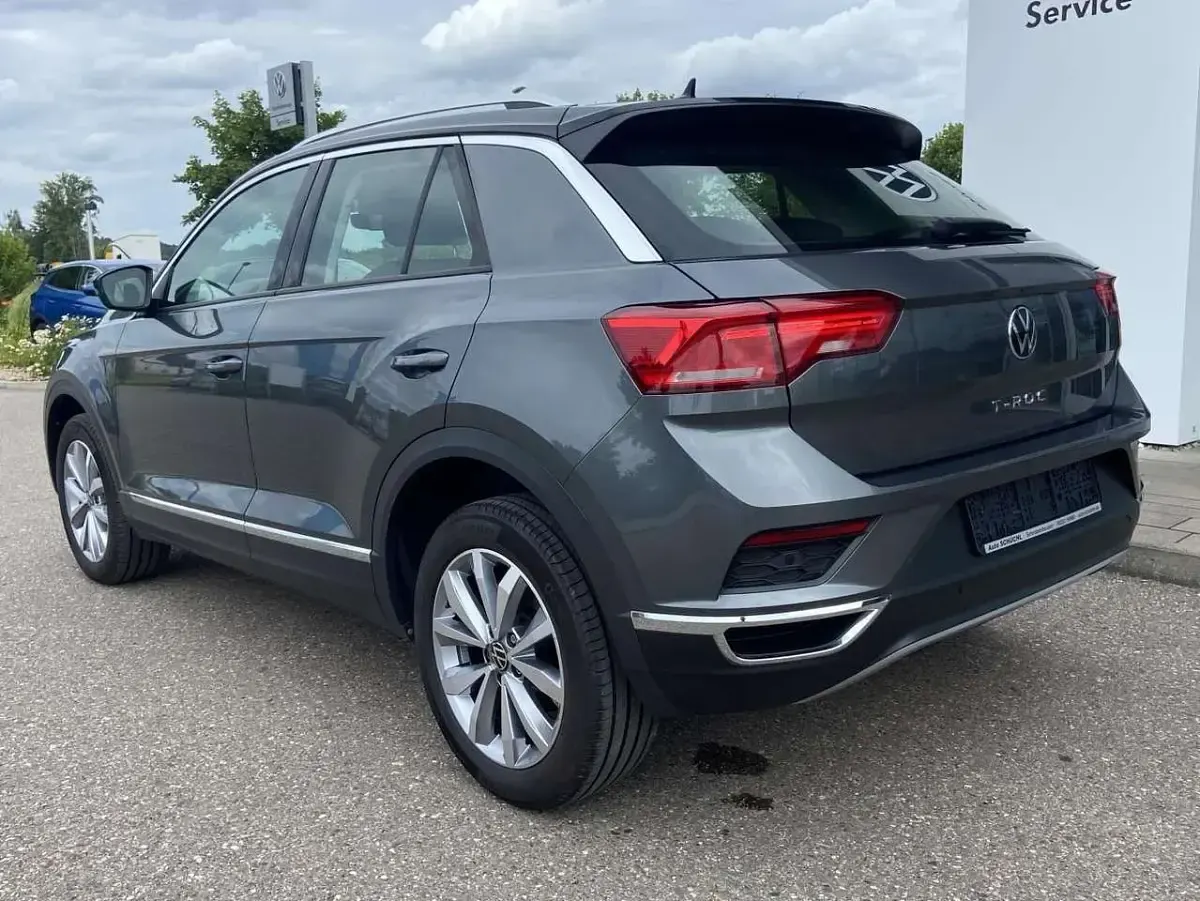 Gebraucht VW T-Roc 110 PS (80 kW) 2022 Indiumgrau metallic SUV