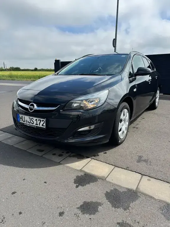 Gebraucht Opel Astra 110 PS (80 kW) 2014 Schwarz Limousine