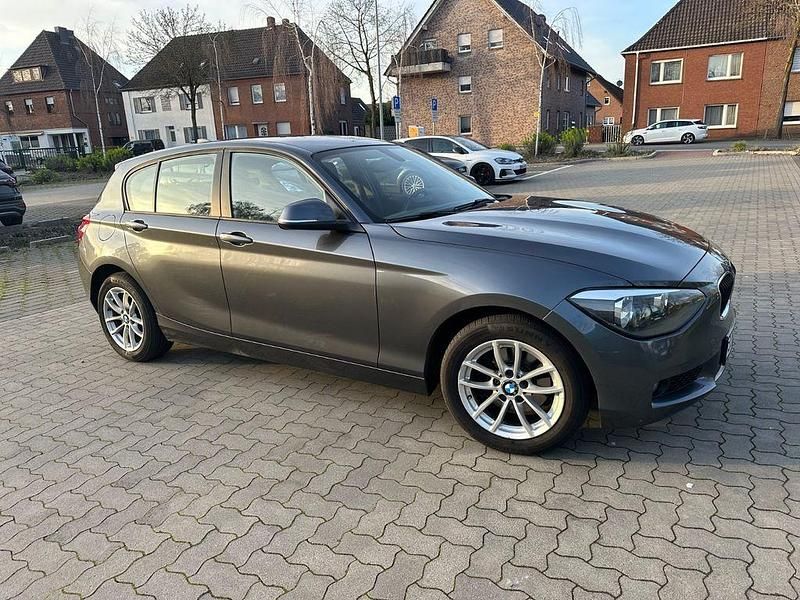 Gebraucht BMW 118 170 PS (125 kW) 2014 Grau Kleinwagen