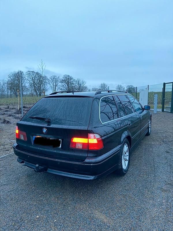Gebraucht BMW 525 163 PS (119 kW) 2004 Schwarz Kombi
