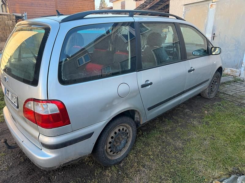 Gebraucht Ford Galaxy 140 PS (102 kW) 2004 Silber Van / Kleinbus