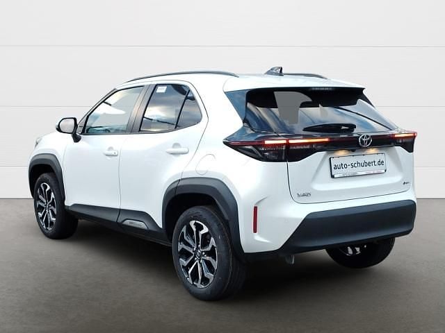 Neu Toyota Yaris Hybrid 131 PS (96 kW) 2025 Weiss Kleinwagen