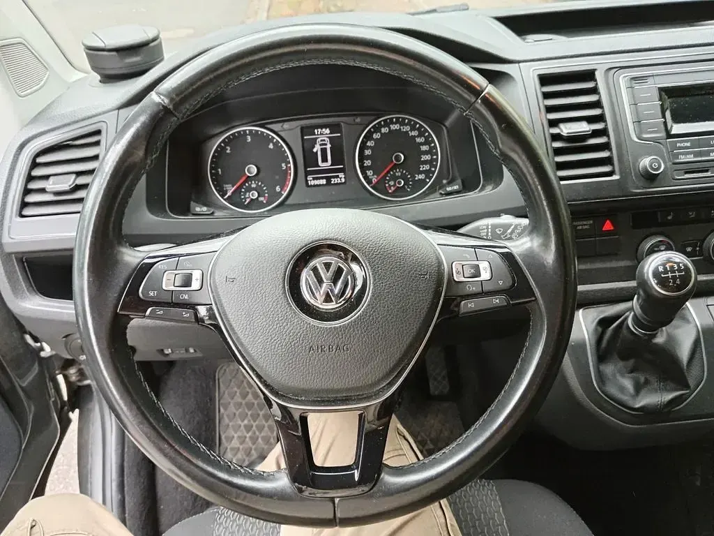 Gebraucht VW Multivan Trendline 102 PS (75 kW) 2017 Grau Van / Kleinbus