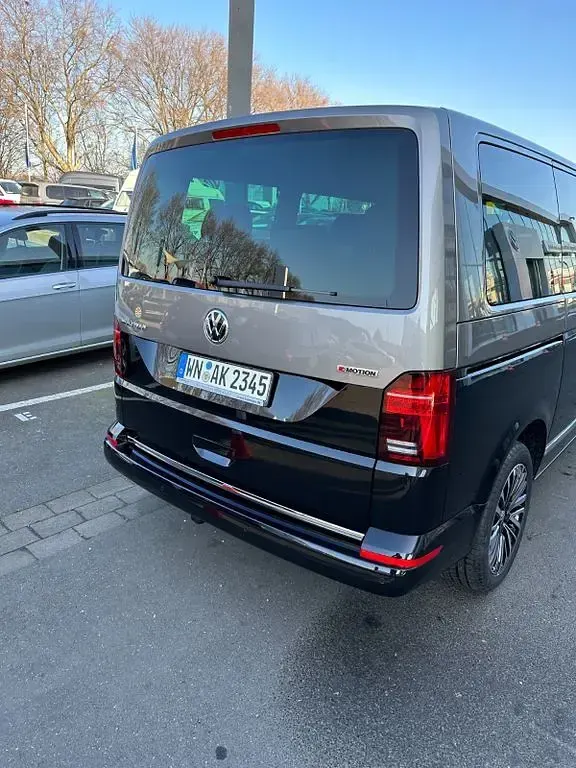 Używany VW Multivan 204 KM (150 kW) 2023 Czarny Minivan